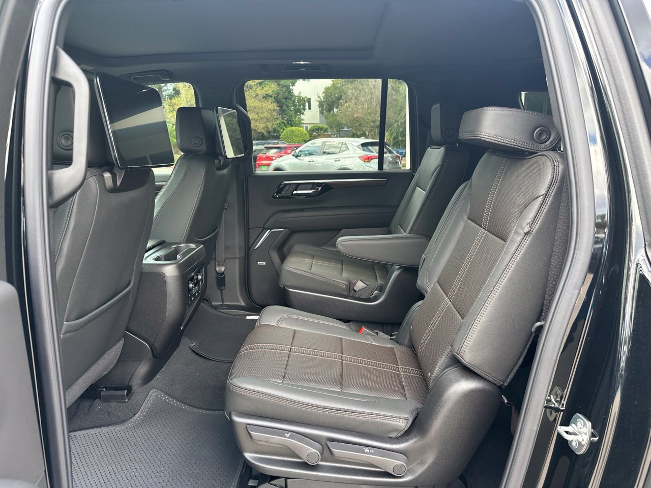2026 Chevrolet Suburban High Country, photo 24