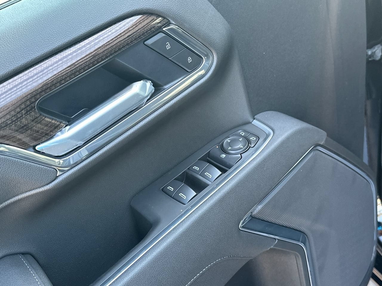 2026 Chevrolet Silverado 1500 LT Truck, photo 12
