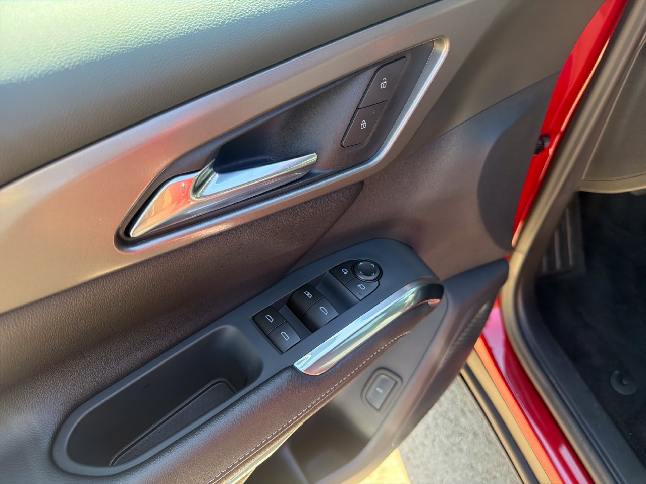 2027 Chevrolet Traverse LT - Photo 11