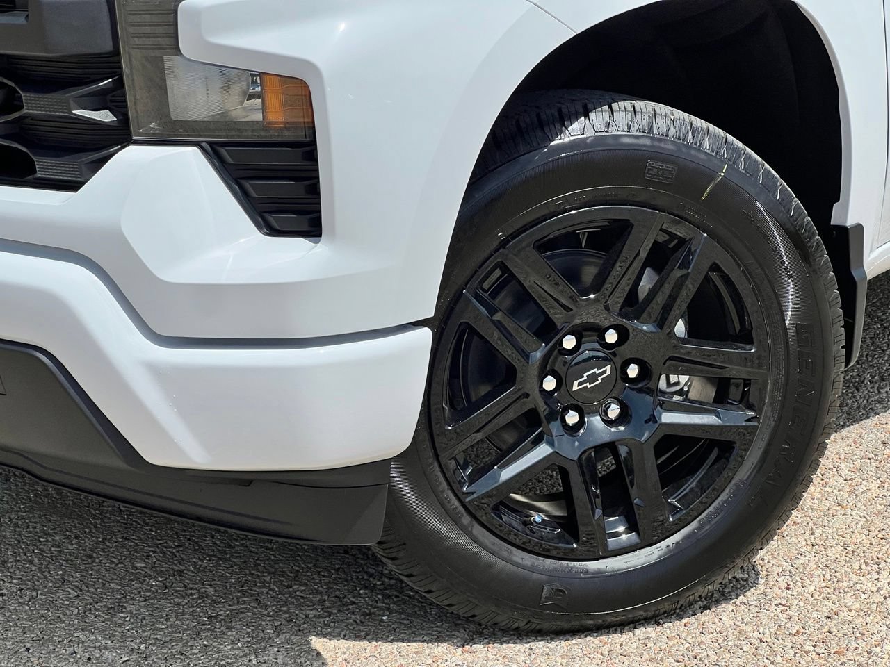 2026 Chevrolet Silverado 1500 Custom Truck, photo 2