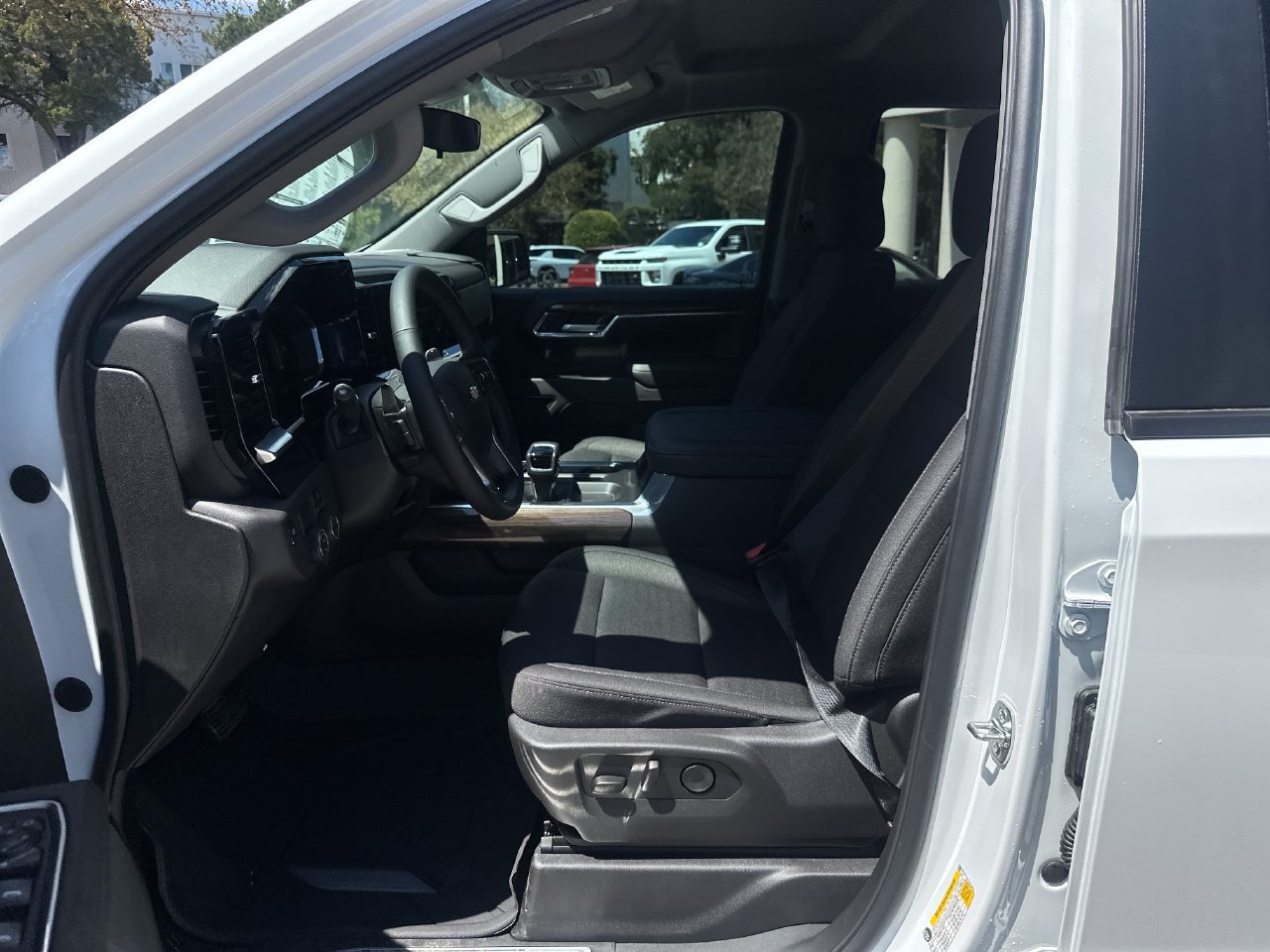 2026 Chevrolet Silverado 1500 LT - Photo 9