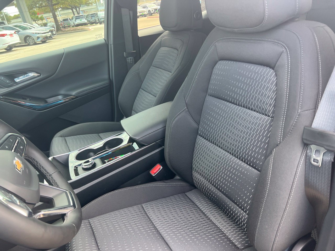 2027 Chevrolet Equinox LT - Photo 10