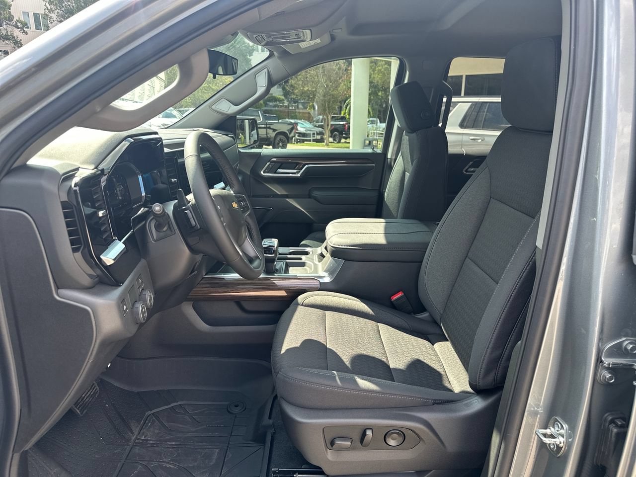 2026 Chevrolet Silverado 1500 LT Truck, photo 10