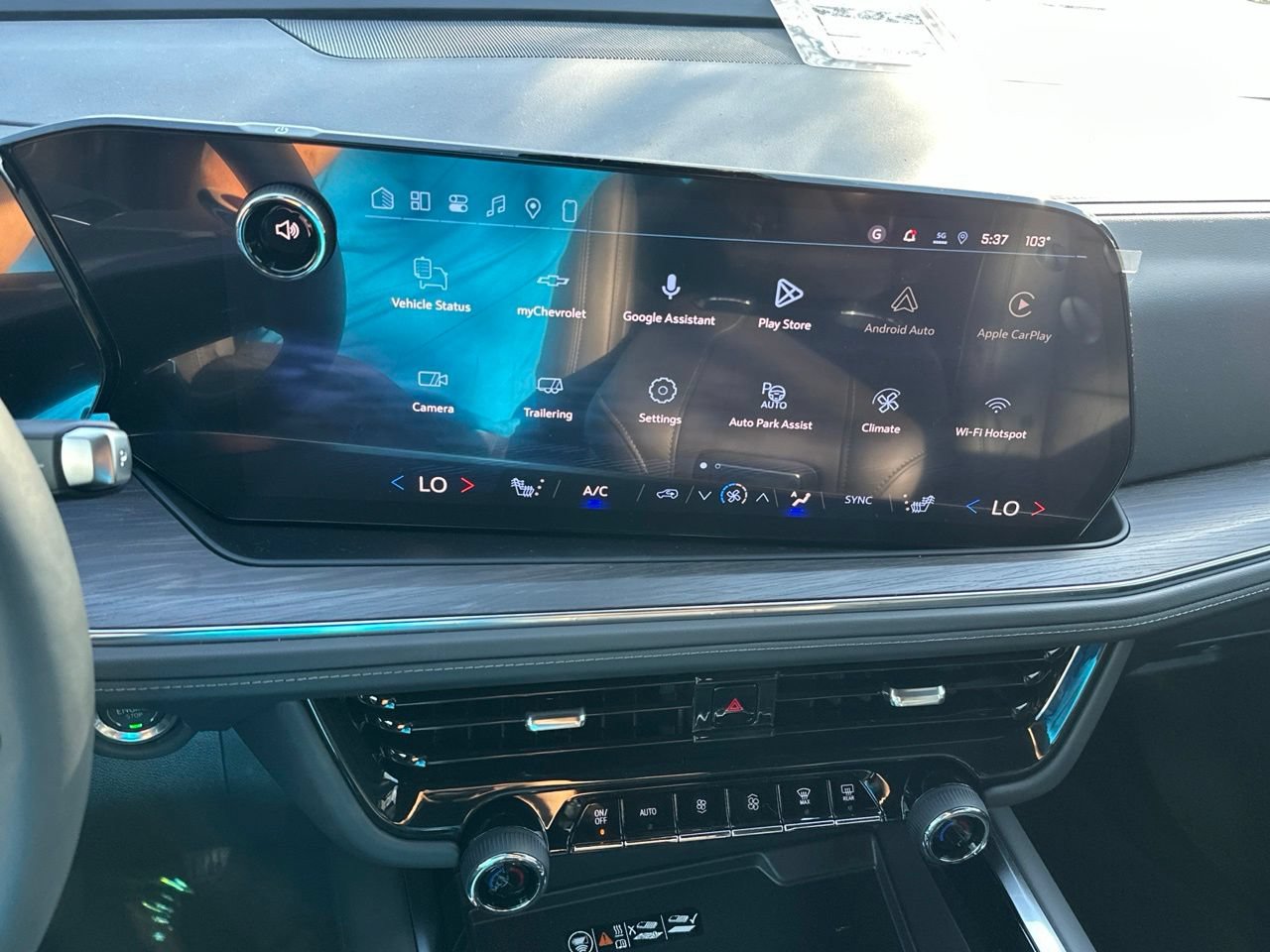 2026 Chevrolet Suburban LT, photo 19