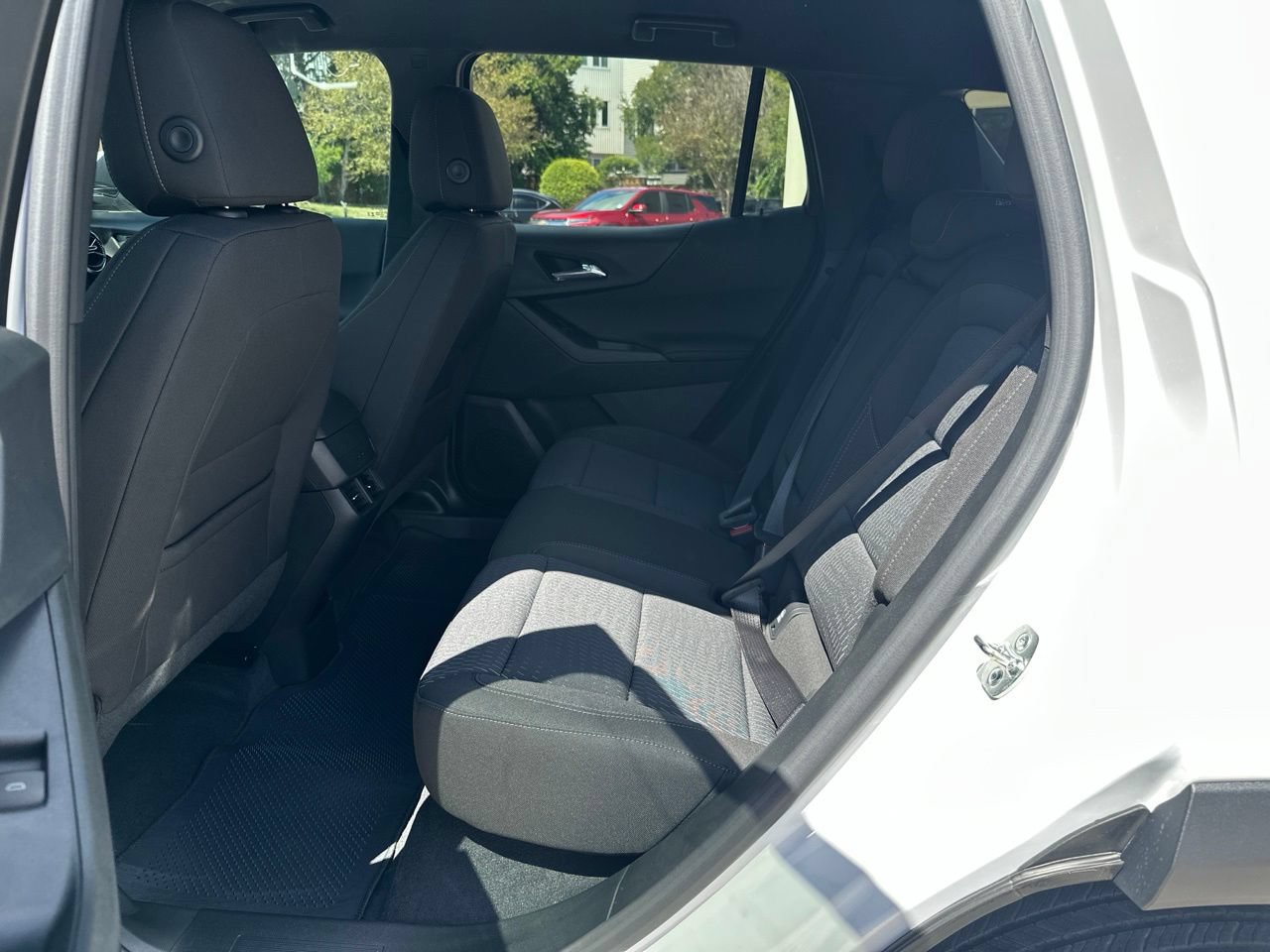 2027 Chevrolet Equinox LT SUV, photo 24