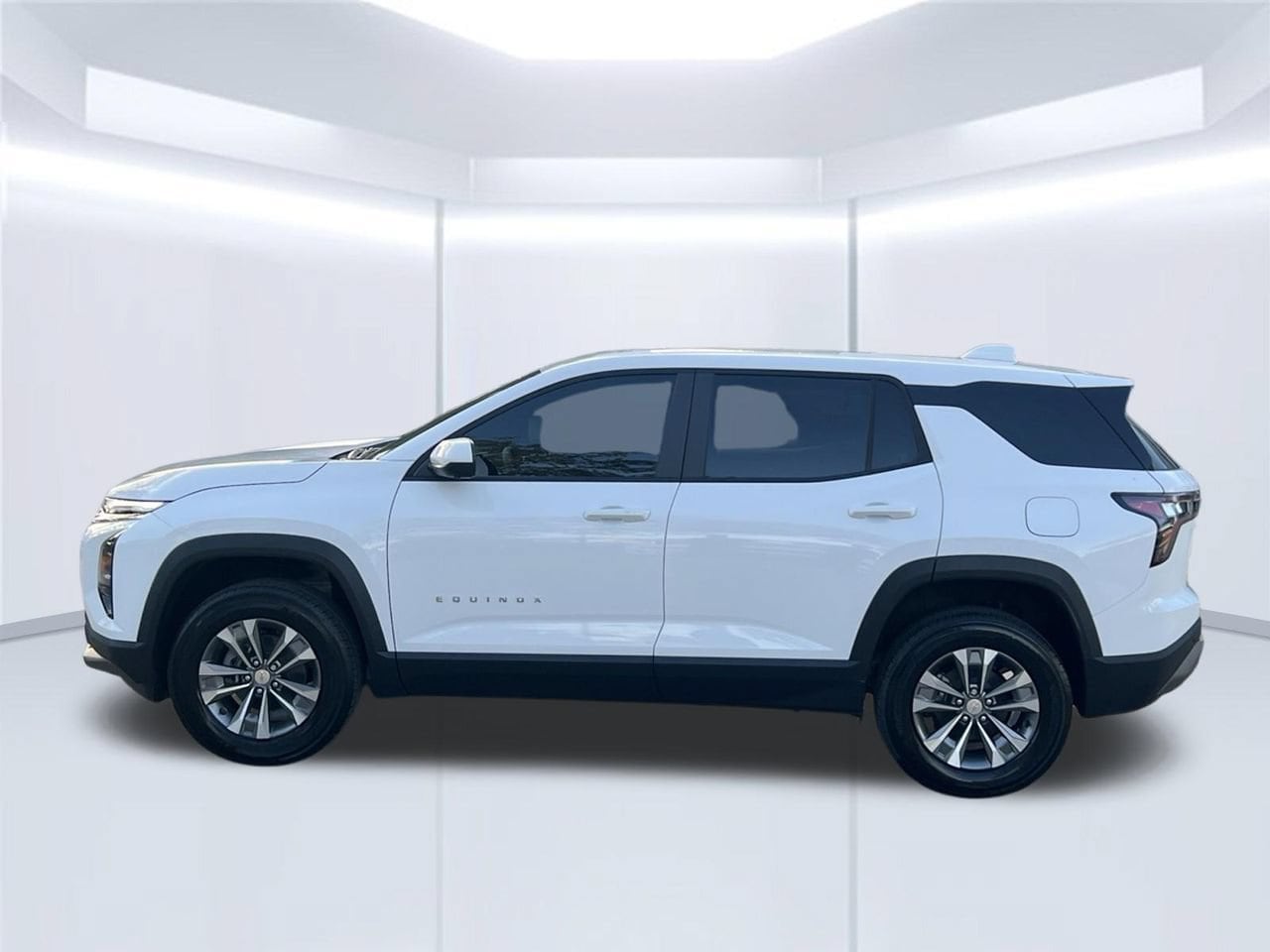 2027 Chevrolet Equinox LT SUV, photo 3