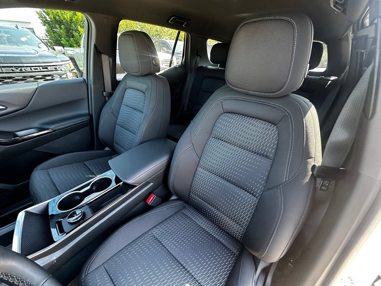 2027 Chevrolet Equinox LT - Photo 22