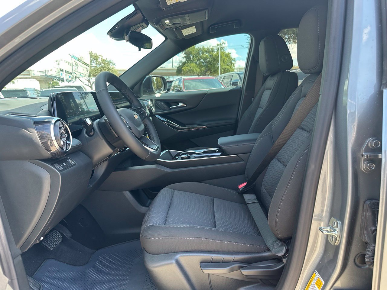 2027 Chevrolet Equinox LT SUV, photo 10