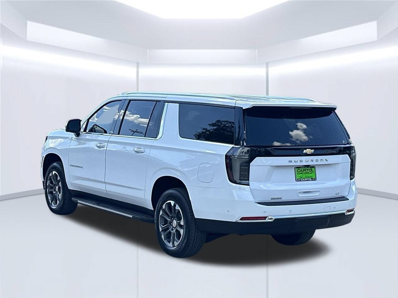 2026 Chevrolet Suburban LT SUV, photo 4