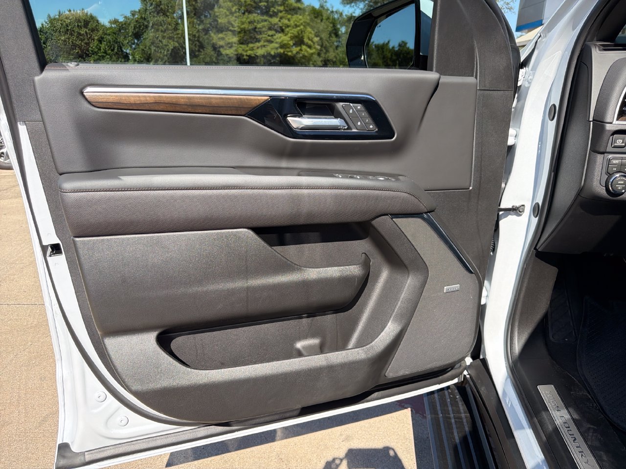 2026 Chevrolet Suburban High Country SUV, photo 11