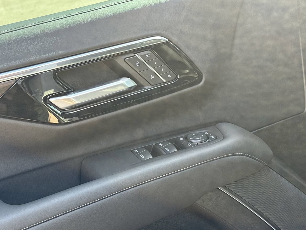 2026 Chevrolet Suburban Z71 SUV, photo 12