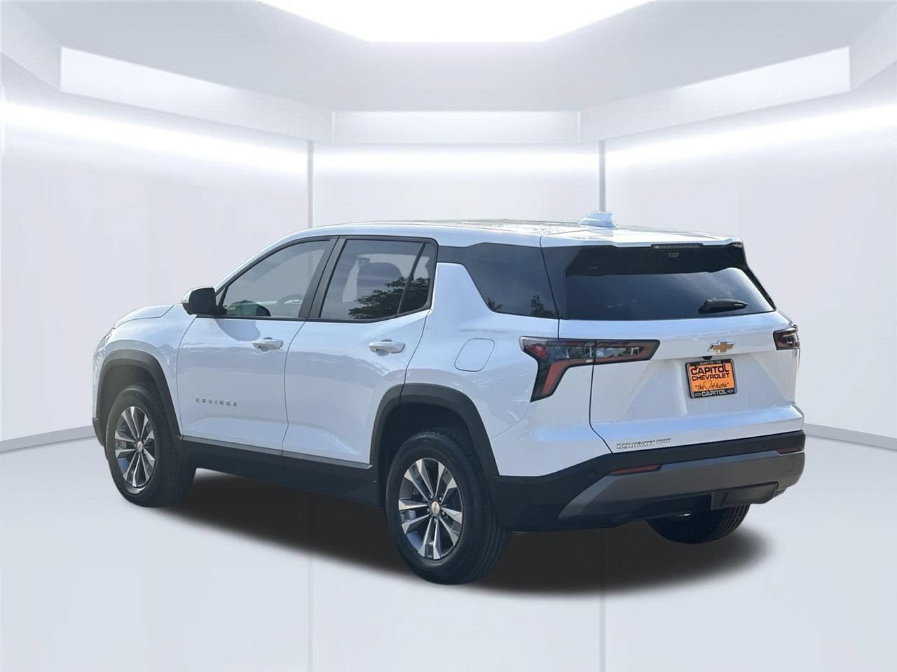 2027 Chevrolet Equinox LT SUV, photo 4