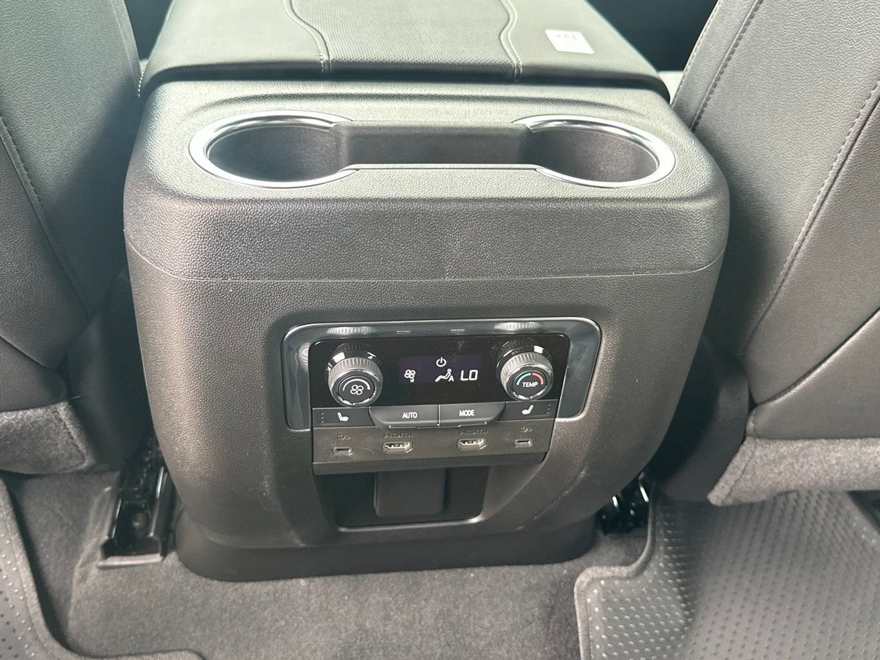2026 Chevrolet Suburban High Country - Photo 23
