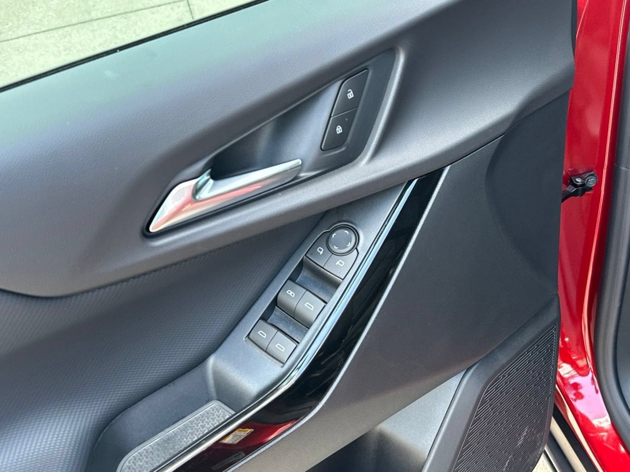 2027 Chevrolet Equinox LT - Photo 12