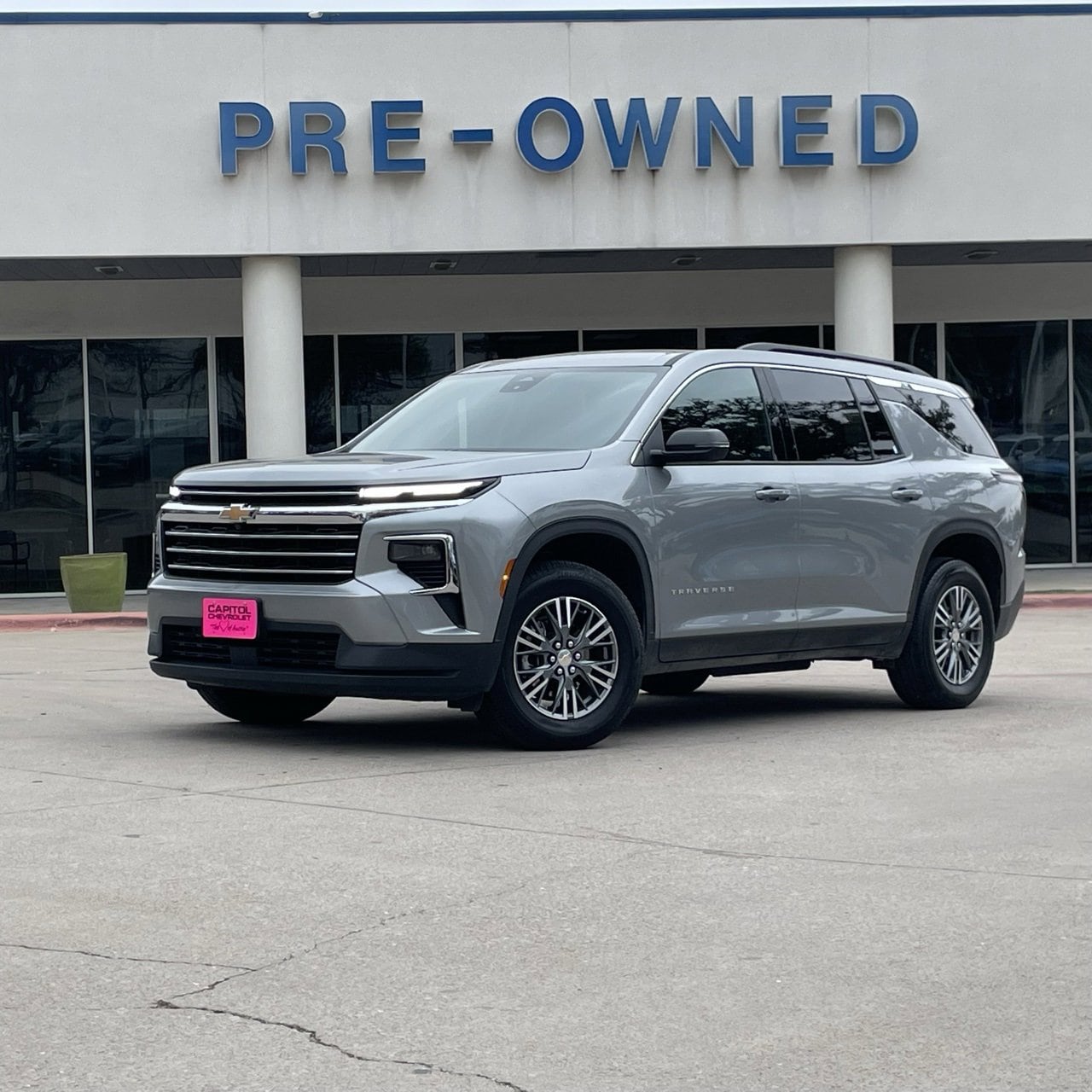 2025 Chevrolet Traverse LT's photo