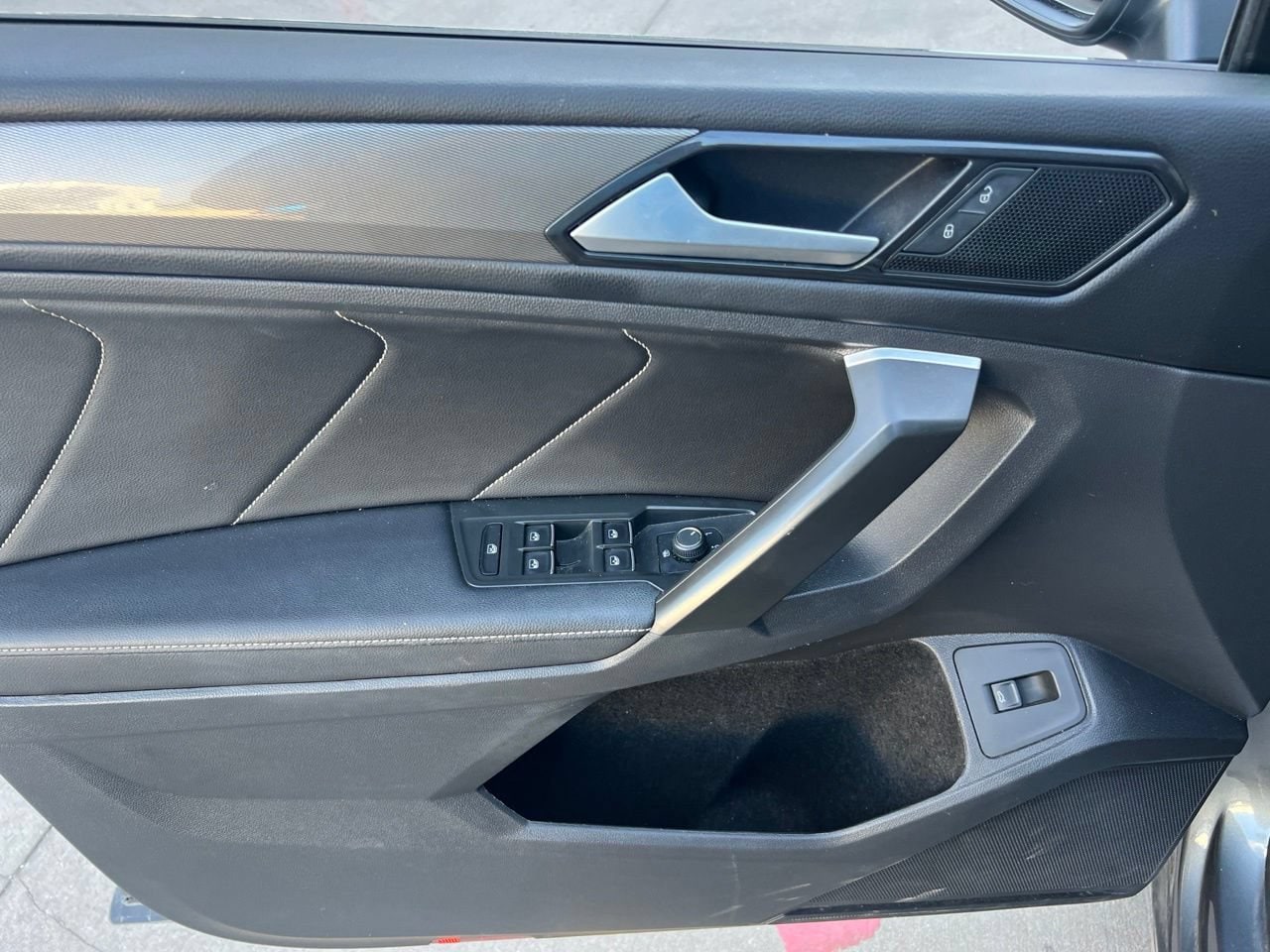 2024 Volkswagen Tiguan SE - Photo 10