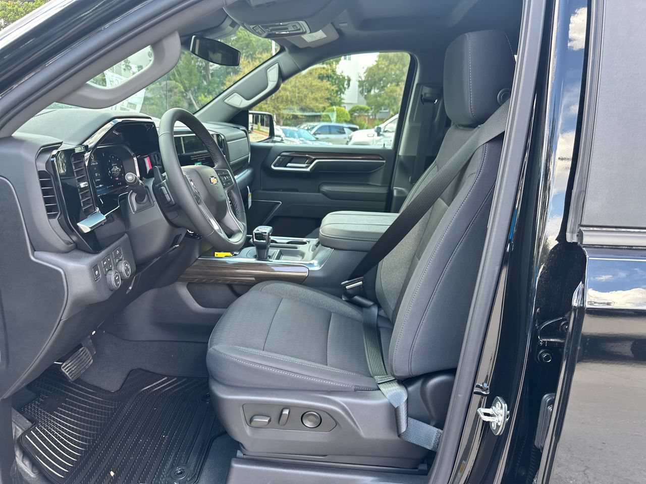 2026 Chevrolet Silverado 1500 LT Truck, photo 9