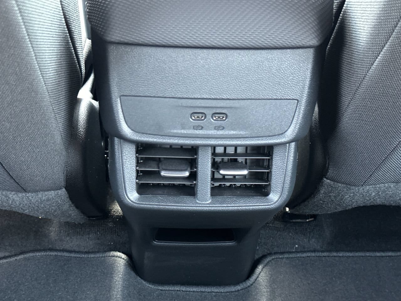 2027 Chevrolet Equinox LT SUV, photo 21