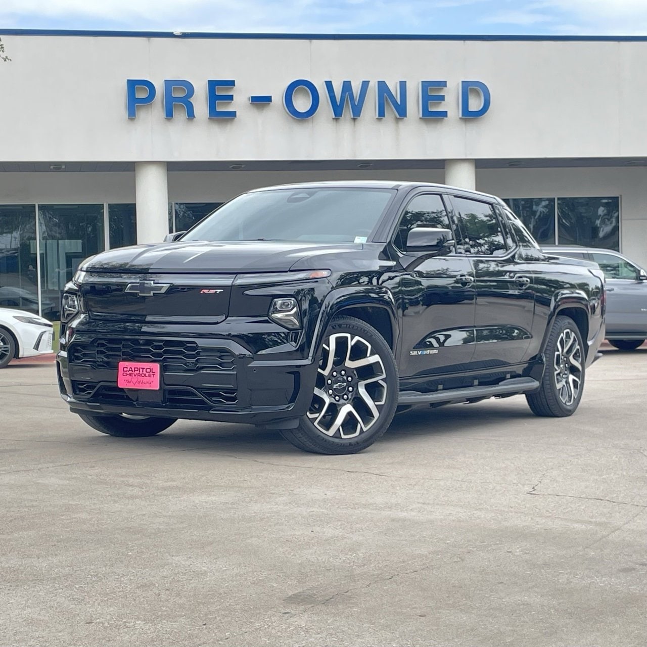 Used 2024 Chevrolet Silverado EV RST with VIN 1GC40ZEL9RU300408 for sale in Austin, TX