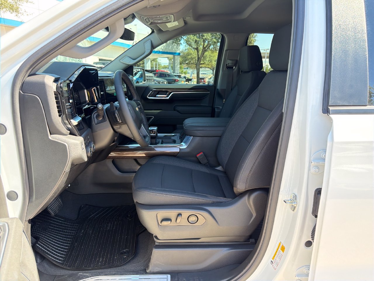 2026 Chevrolet Silverado 1500 LT - Photo 10