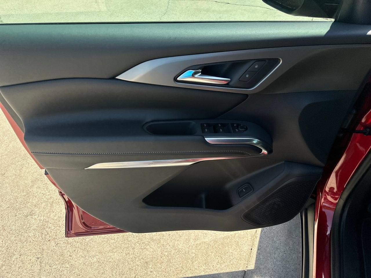 2027 Chevrolet Traverse LT - Photo 21
