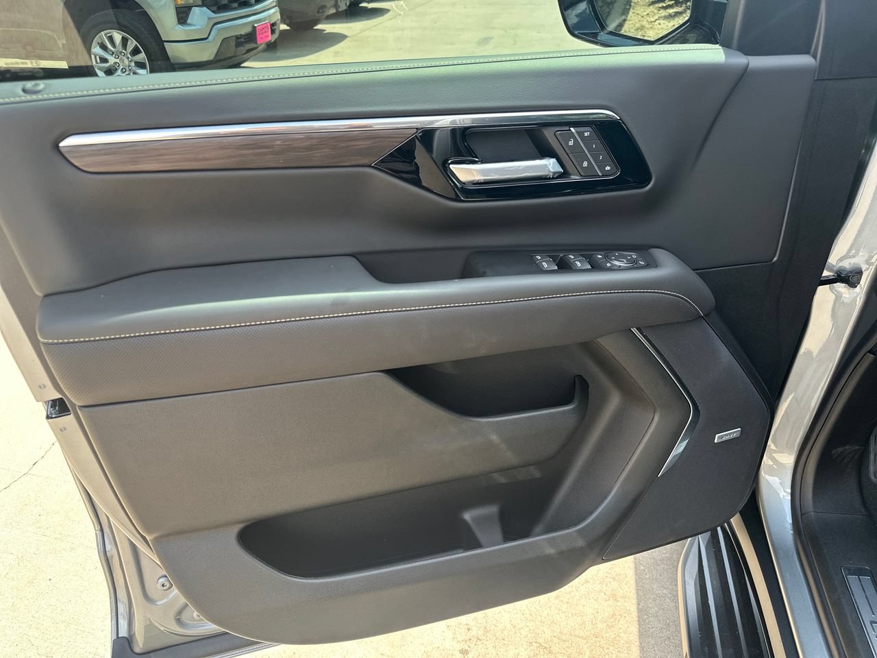 2026 Chevrolet Suburban Premier SUV, photo 11