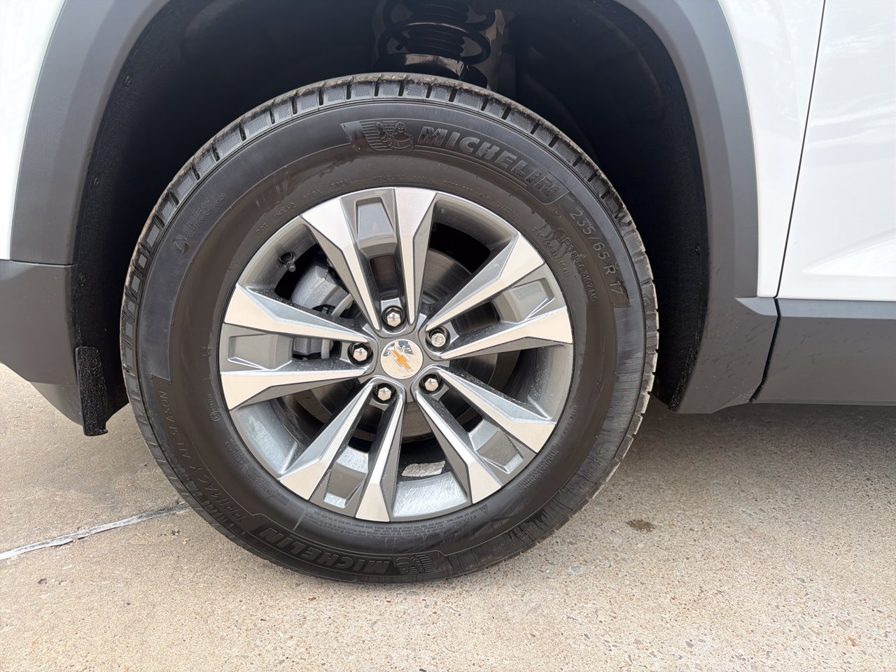 2027 Chevrolet Equinox LT - Photo 27