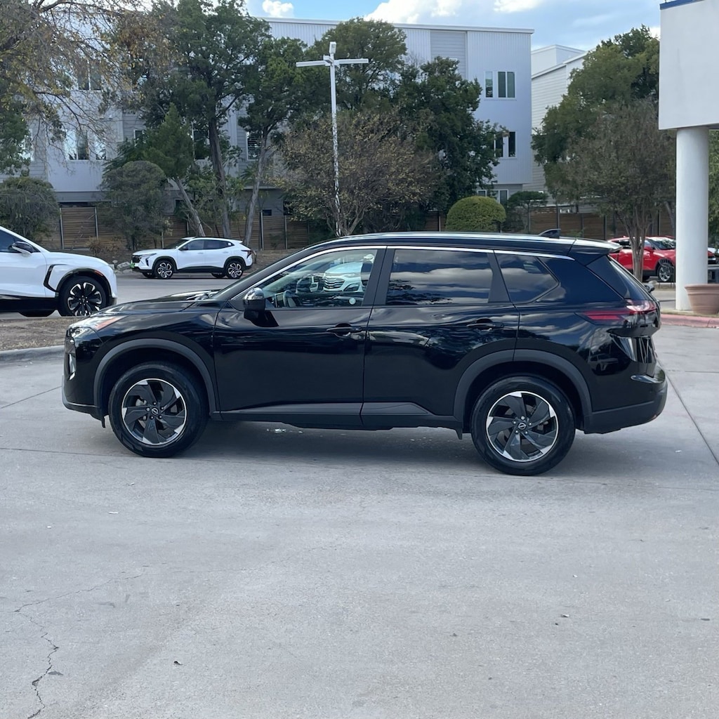 Used 2024 Nissan Rogue SV SUV