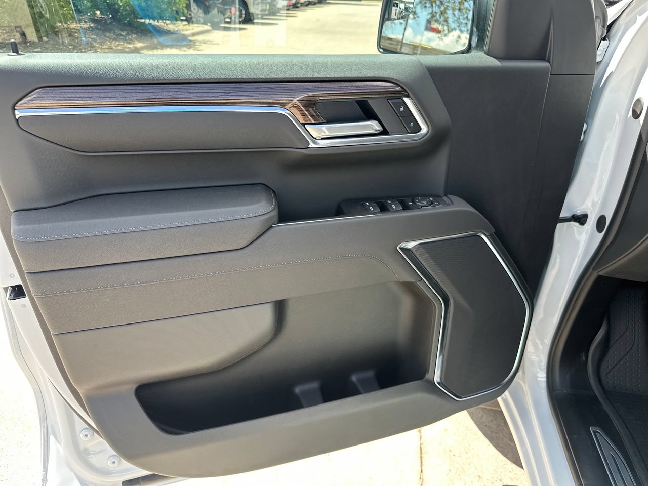 2026 Chevrolet Silverado 1500 LT - Photo 10