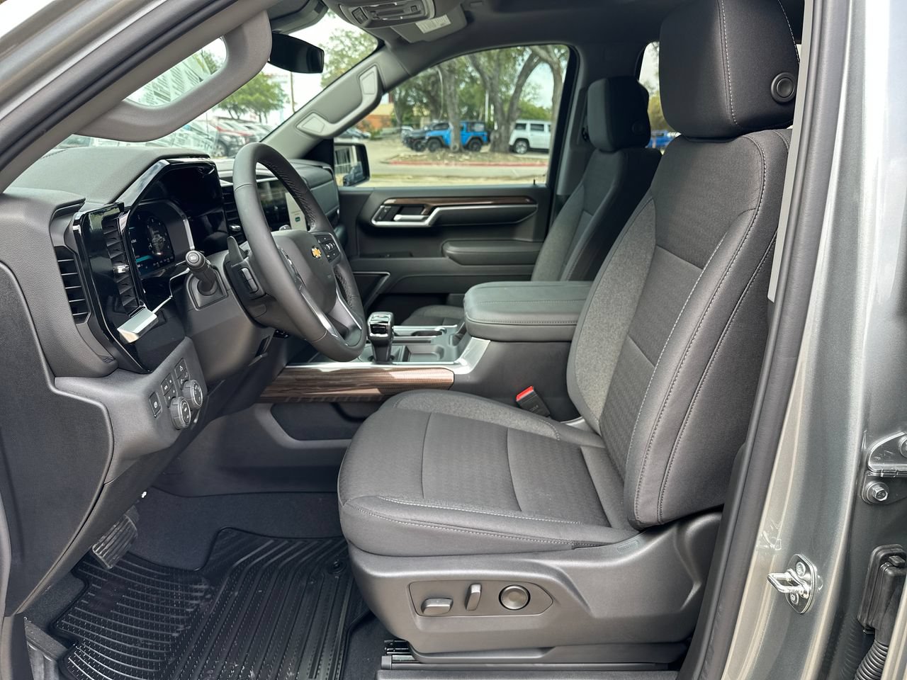 2026 Chevrolet Silverado 1500 LT, photo 10