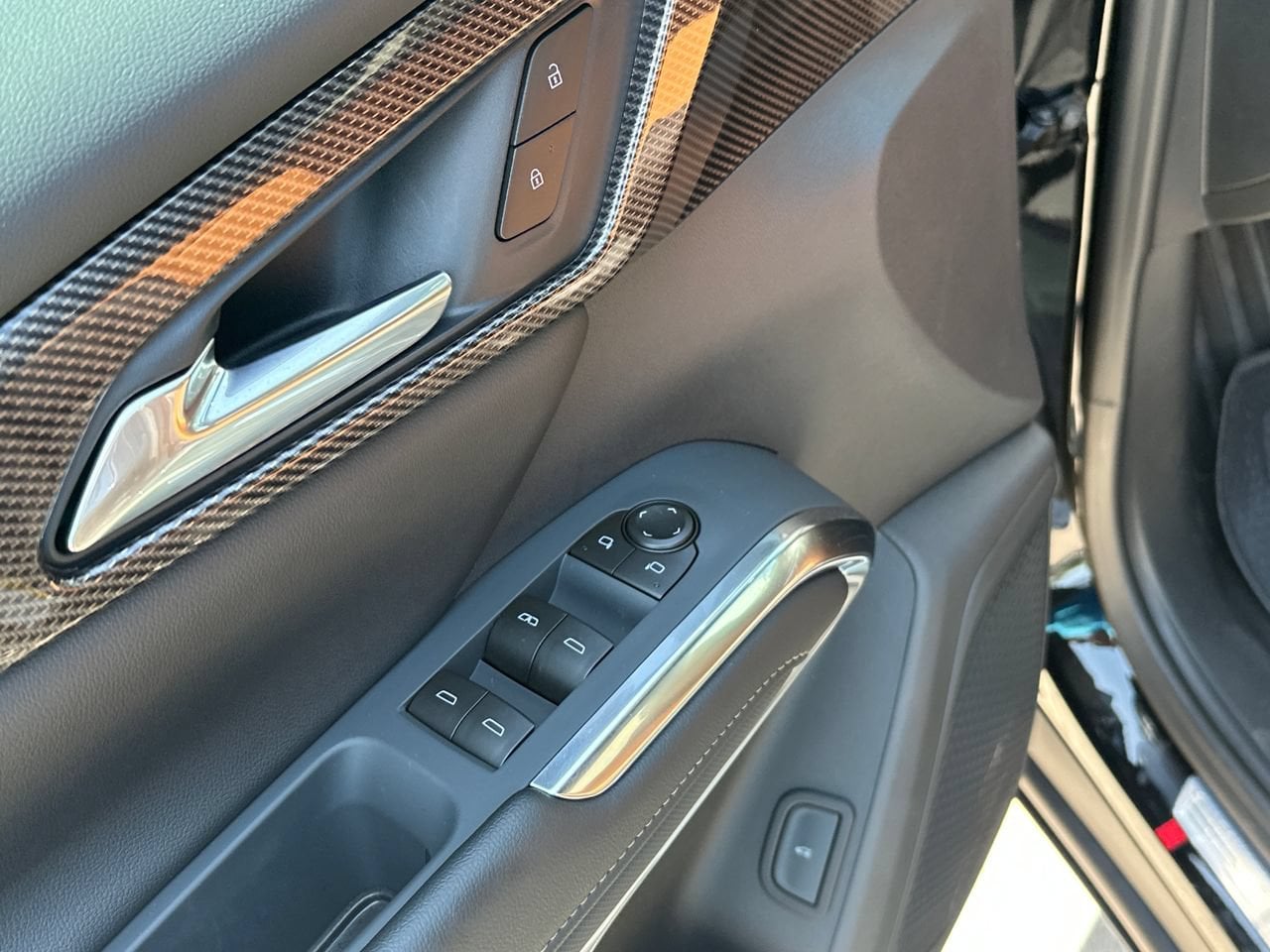 2027 Chevrolet Traverse Z71 SUV, photo 12