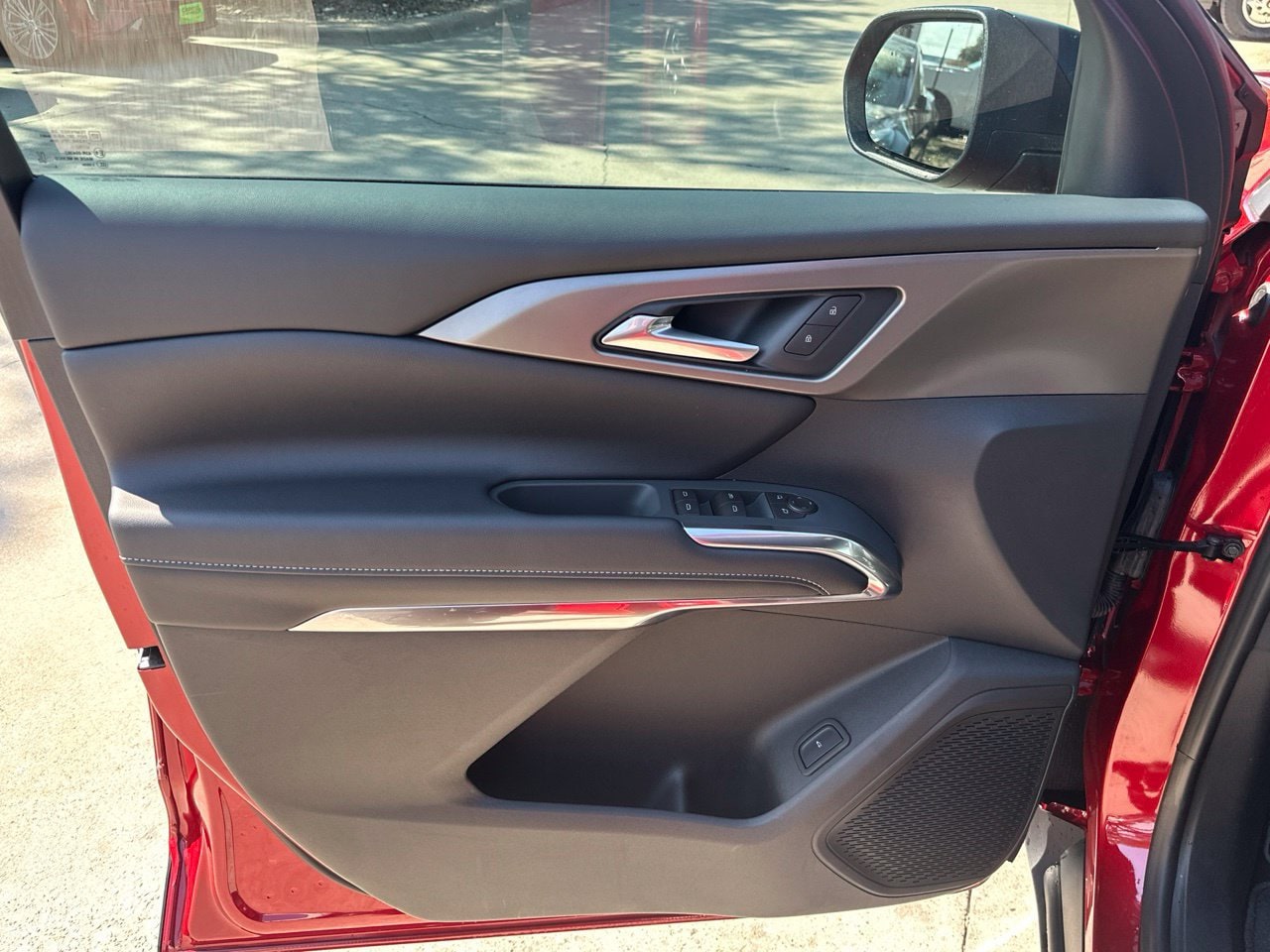 2026 Chevrolet Traverse LT - Photo 11