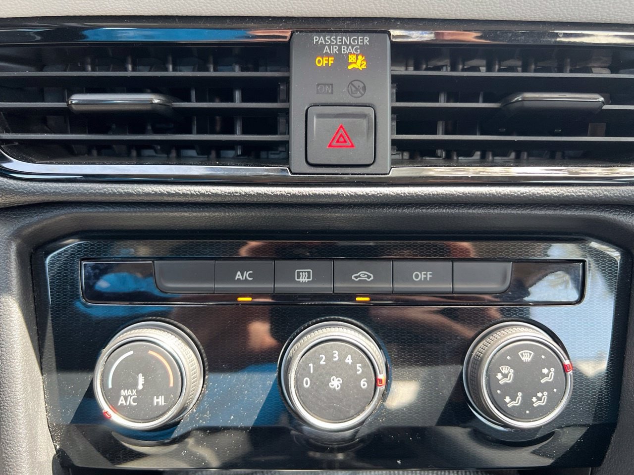 2025 Volkswagen Taos S - Photo 18