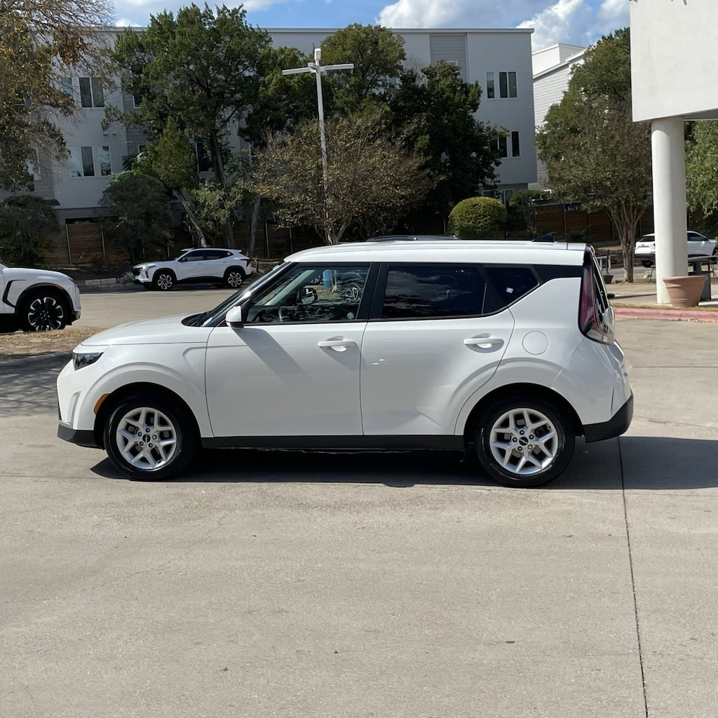 Used 2024 Kia Soul LX Hatchback