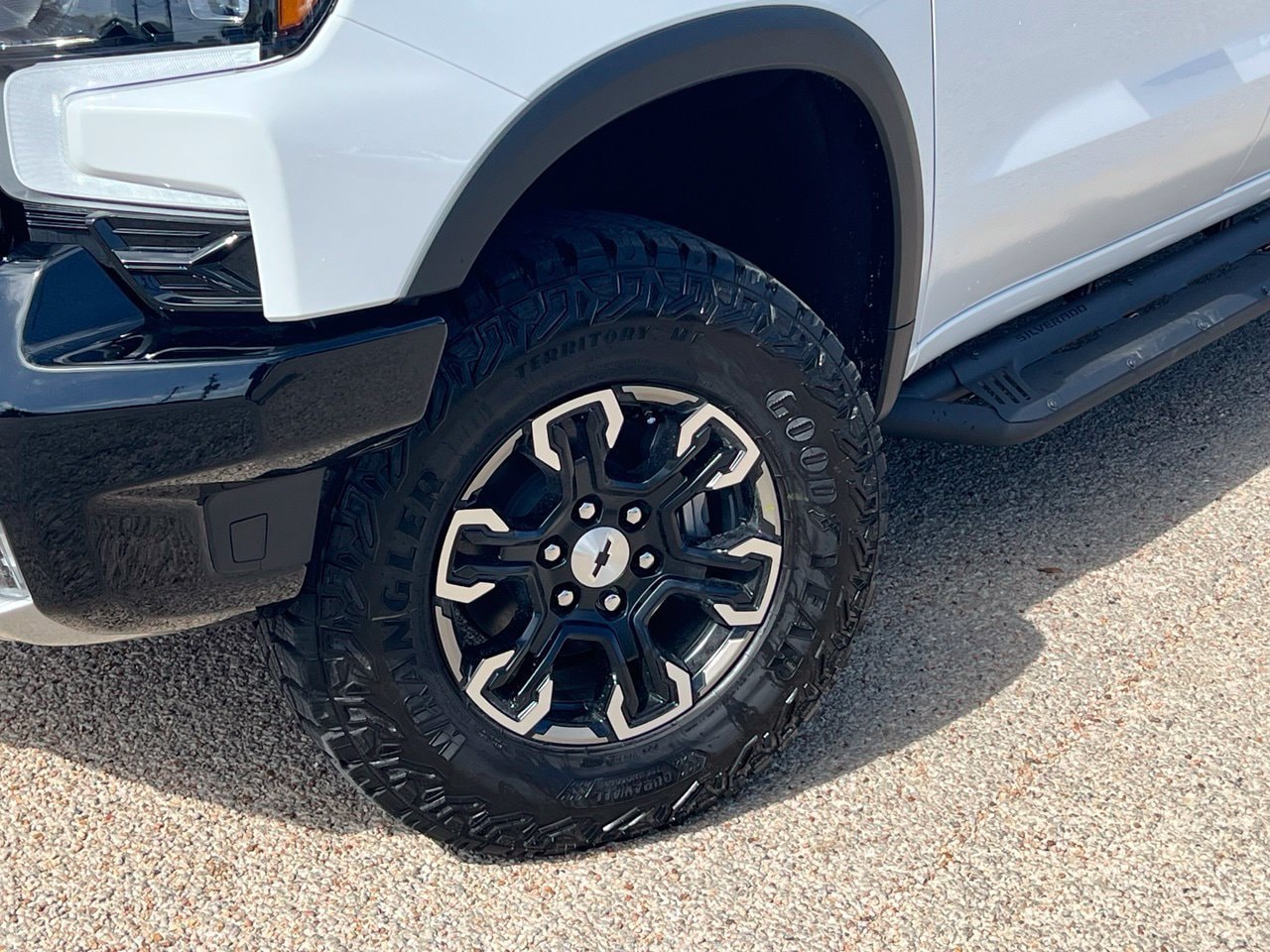 2026 Chevrolet Silverado 1500 ZR2, photo 3
