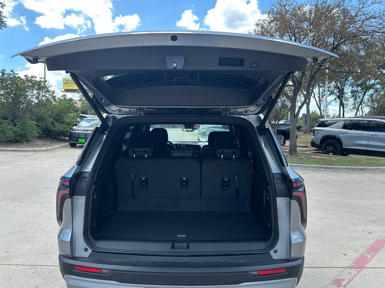 2027 Chevrolet Traverse LT, photo 27