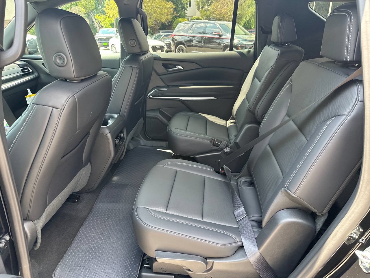 2027 Chevrolet Traverse LT SUV, photo 27