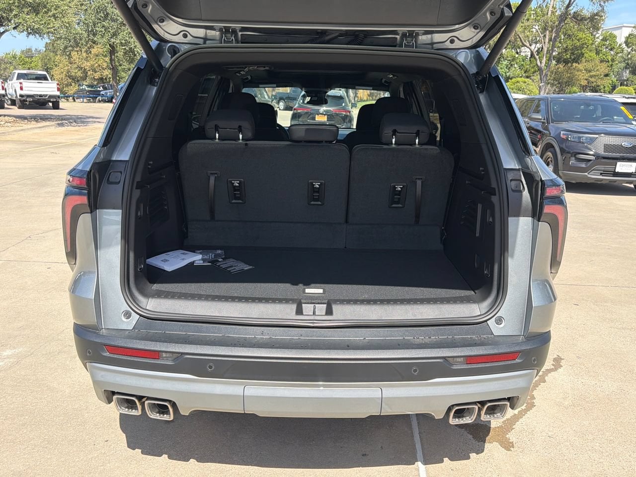 2027 Chevrolet Traverse LT - Photo 23