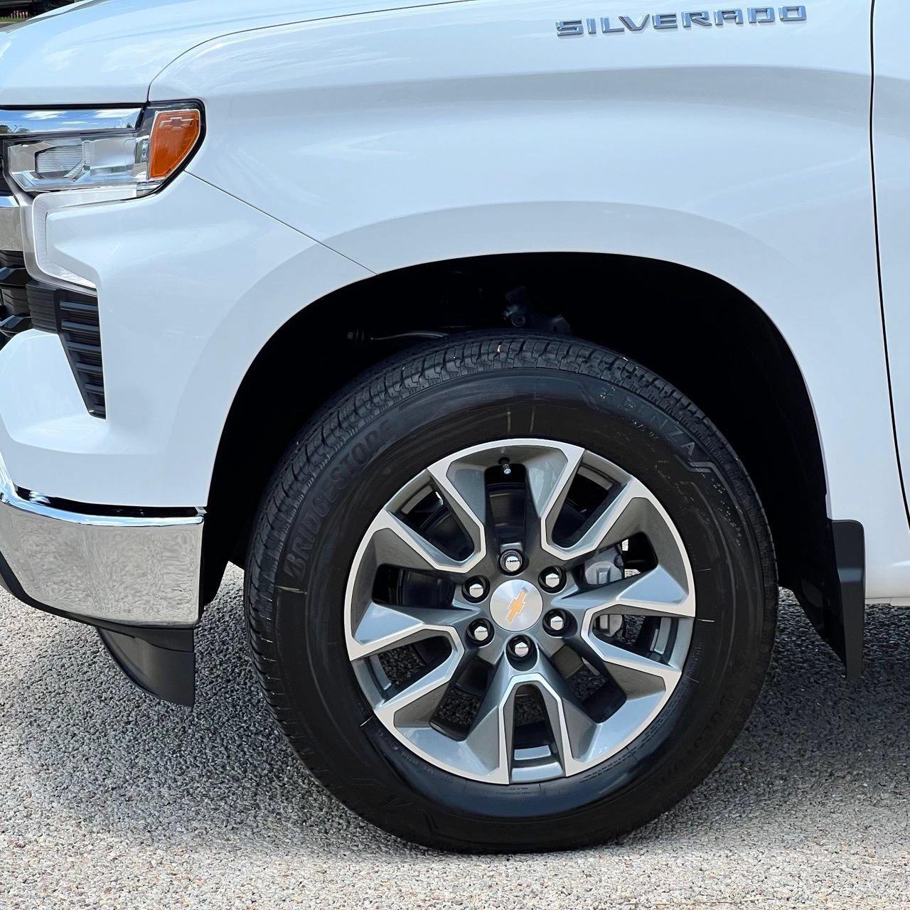 2026 Chevrolet Silverado 1500 LT Truck, photo 2