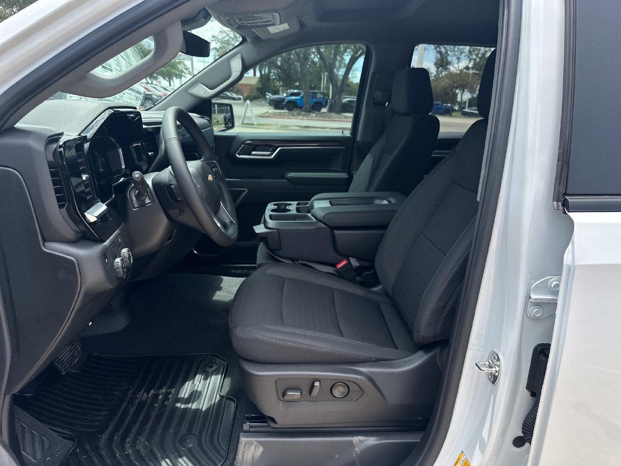 2026 Chevrolet Silverado 1500 LT - Photo 10