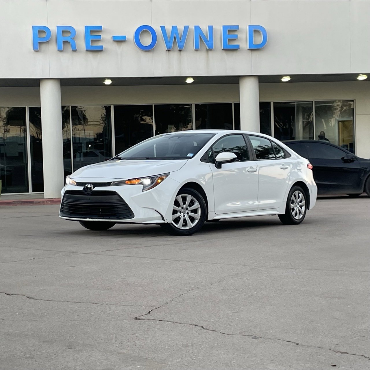 Used 2024 Toyota Corolla LE with VIN 5YFB4MDE3RP120159 for sale in Northfield, Minnesota