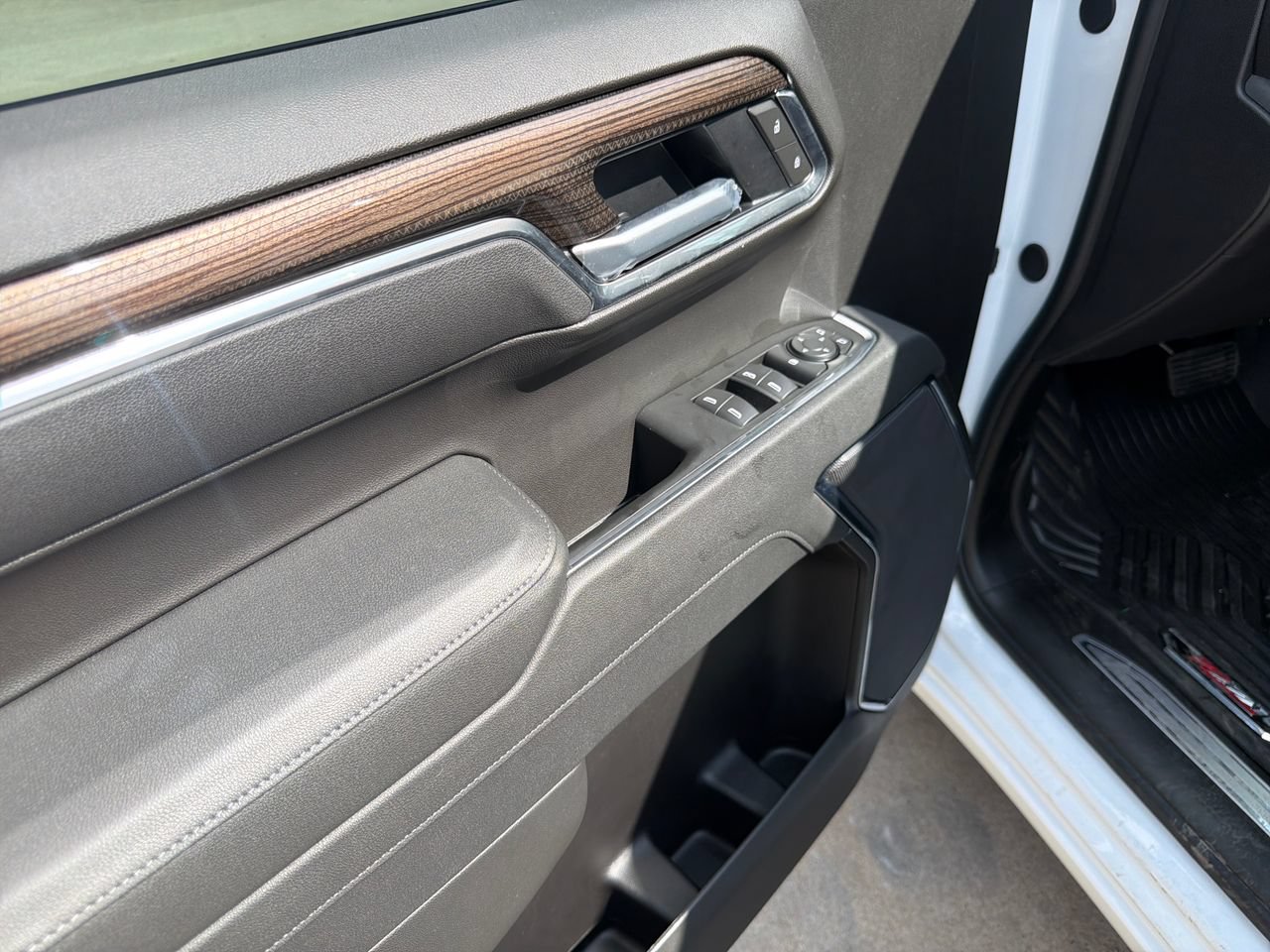 2026 Chevrolet Silverado 1500 LT - Photo 12