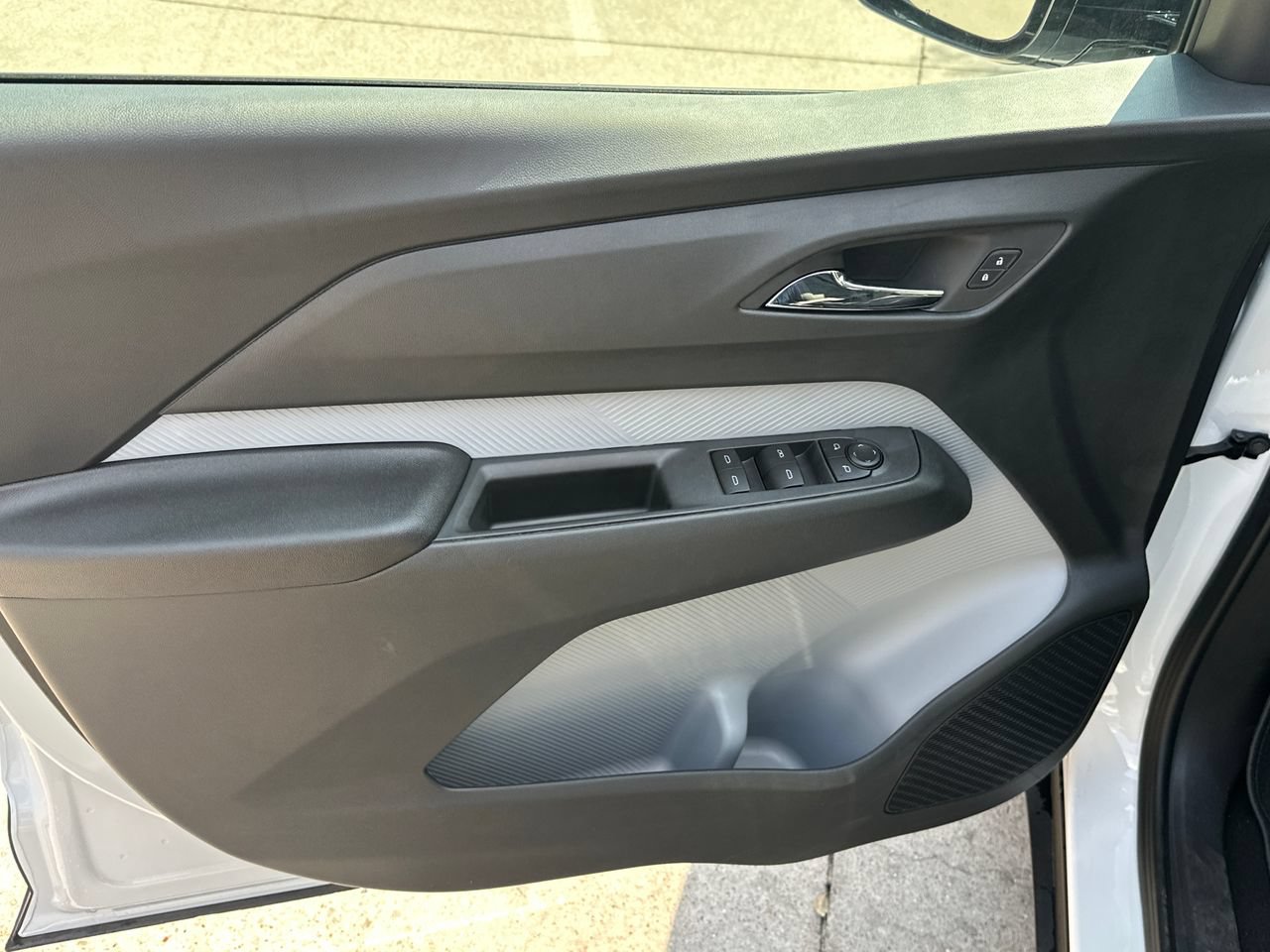2027 Chevrolet Bolt LT - Photo 11