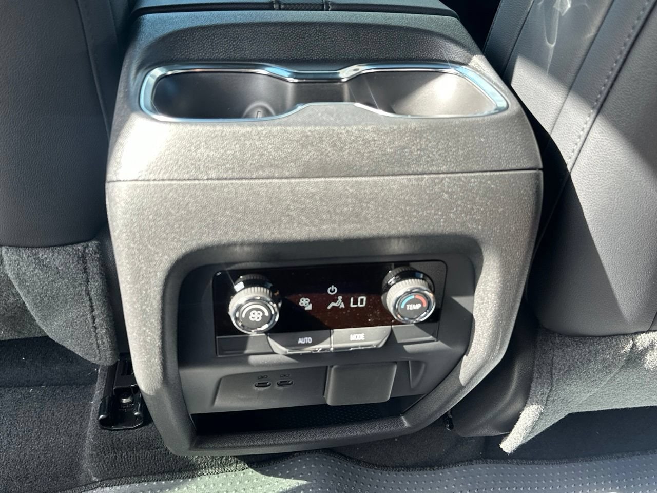 2027 Chevrolet Traverse Z71, photo 25