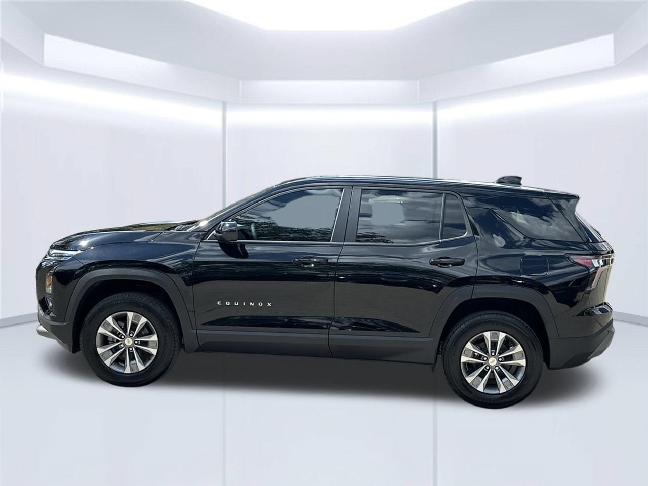 2027 Chevrolet Equinox LT, photo 3