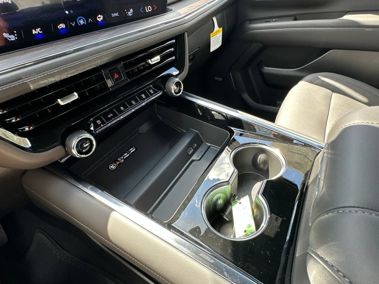 2026 Chevrolet Tahoe LT, photo 23