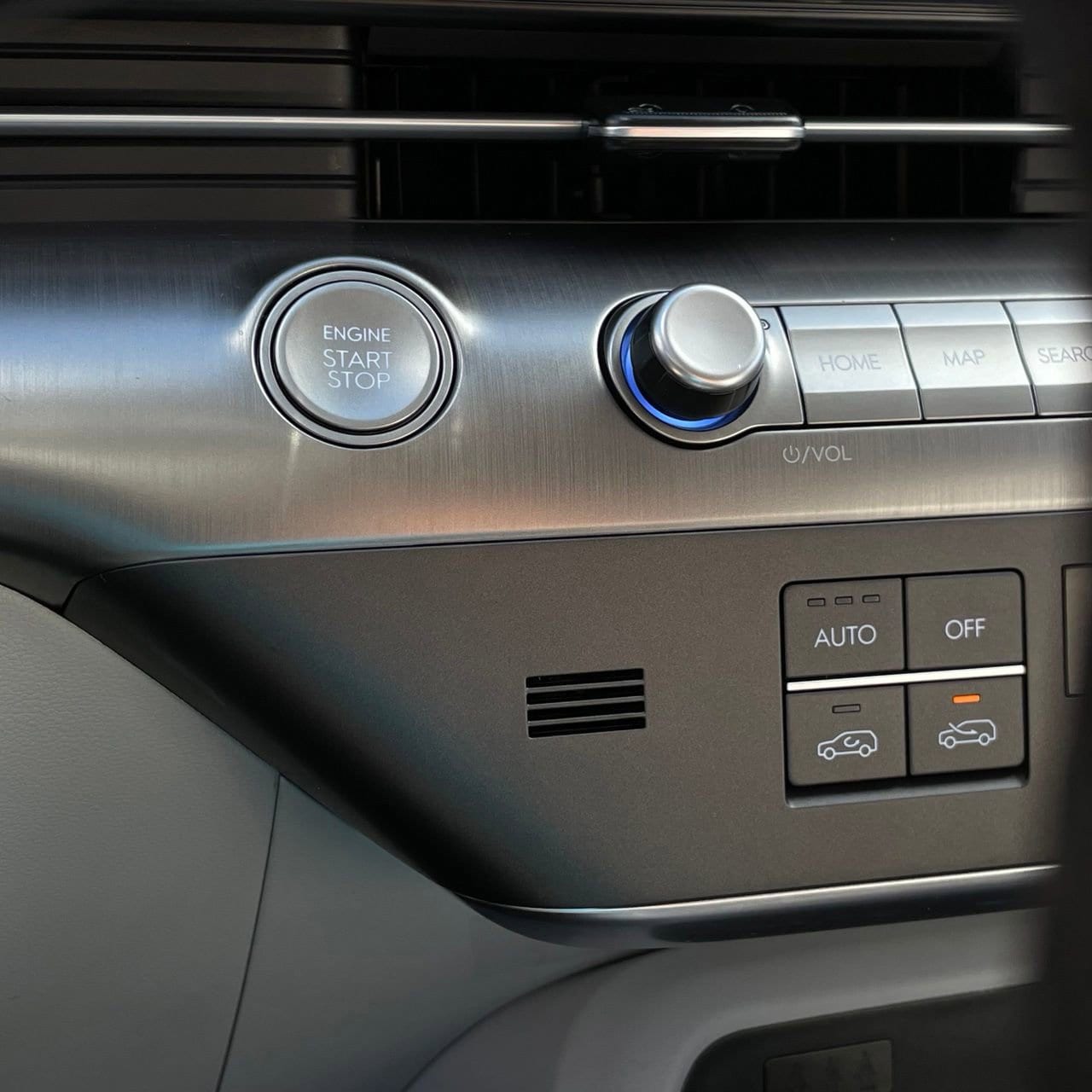 2025 Hyundai Kona SEL - Photo 16