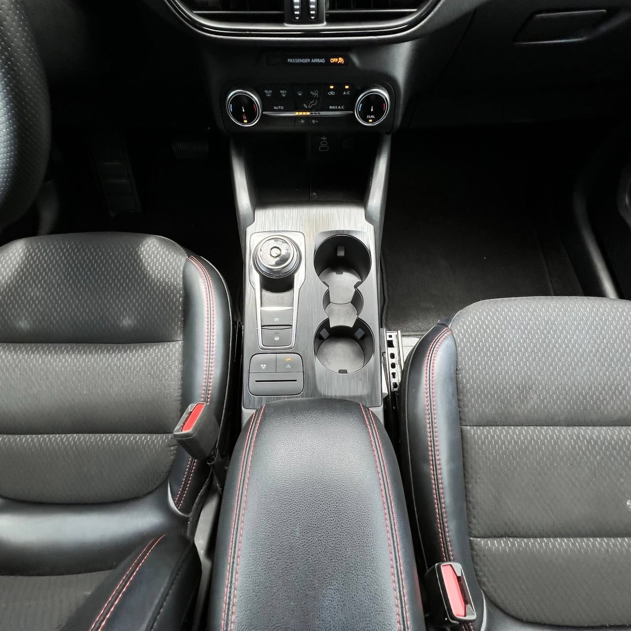 2025 Ford Escape ST-Line - Photo 19