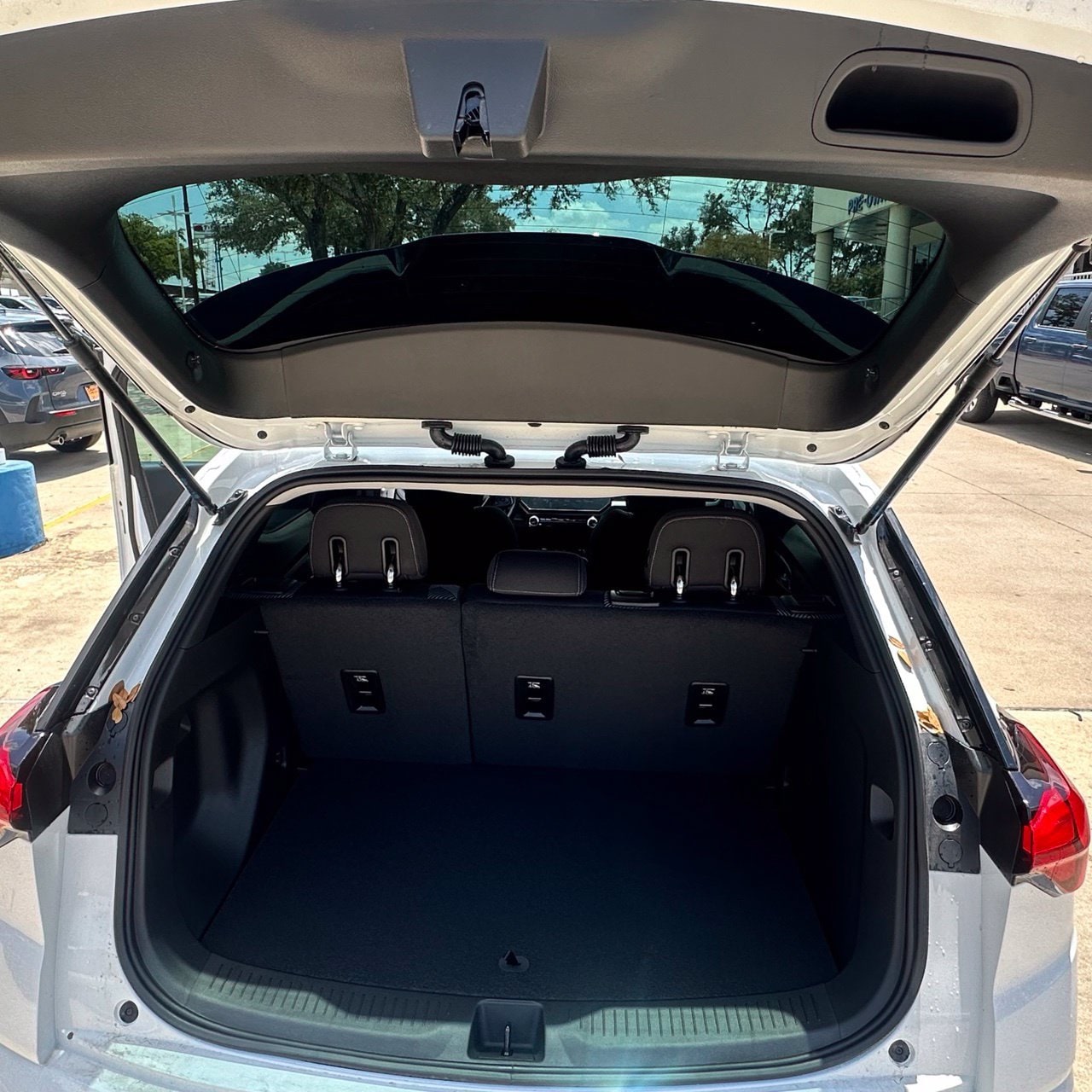 2027 Chevrolet Bolt LT SUV, photo 28