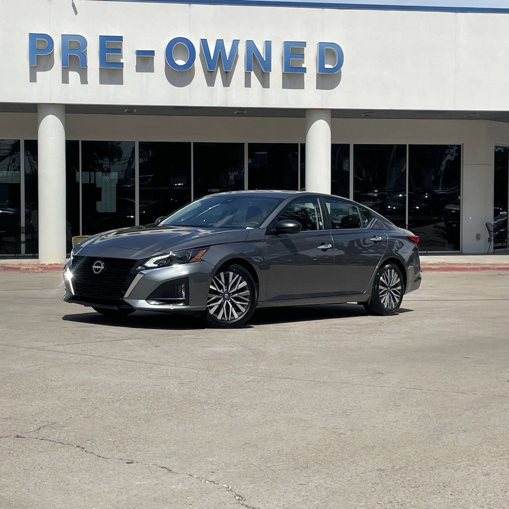 Used 2024 Nissan Altima 2.5 SV Sedan